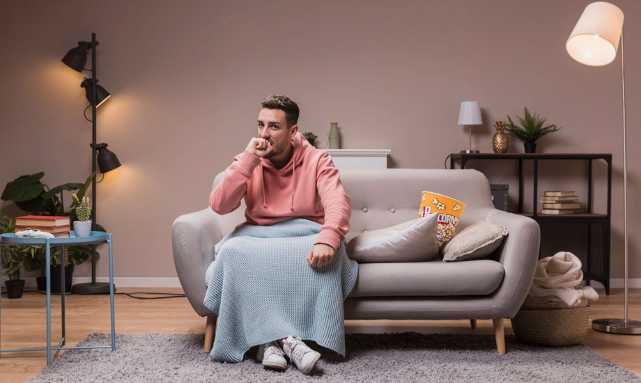 8 علامات تشير إلى حاجة الجسم للراحة.. ما علاقة الشعور بالألم وصعوبة النوم؟