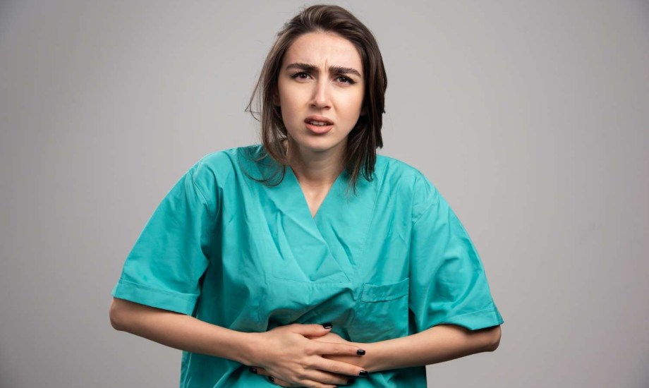 مرض كرون.. الأسباب والأعراض وطرق الوقاية