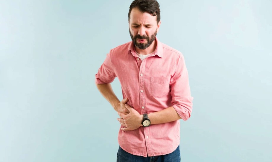 أعراض التهاب المرارة وعوامل تزيد خطر الإصابة