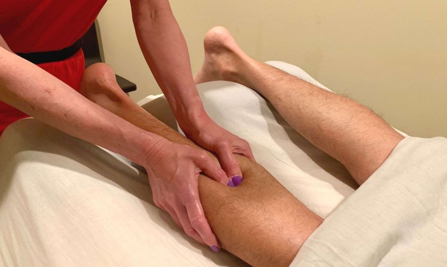 علاج اللفافة لاسترخاء الجسم وتقليل الألم