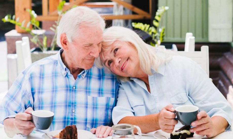 شاي الماتشا الأخضر يحسن النوم والإدراك الاجتماعي لكبار السن