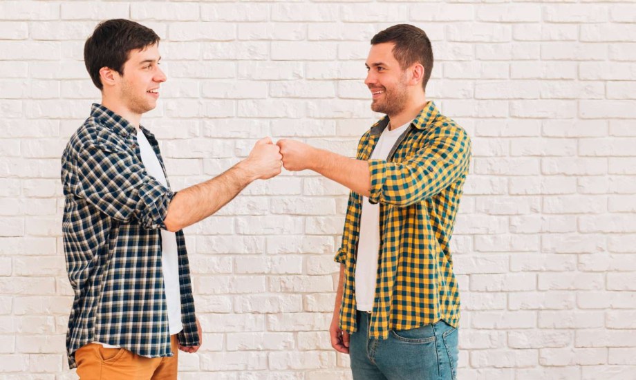 كيف تساعد الصداقة الرجال على العيش حياة أكثر سعادة؟