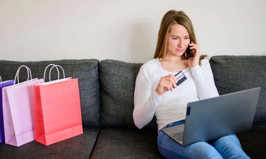 التسوق عبر الإنترنت مرتبط بمستويات أعلى من التوتر