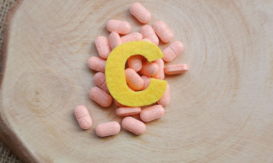 فوائد تناول فيتامين سي والزنك معا