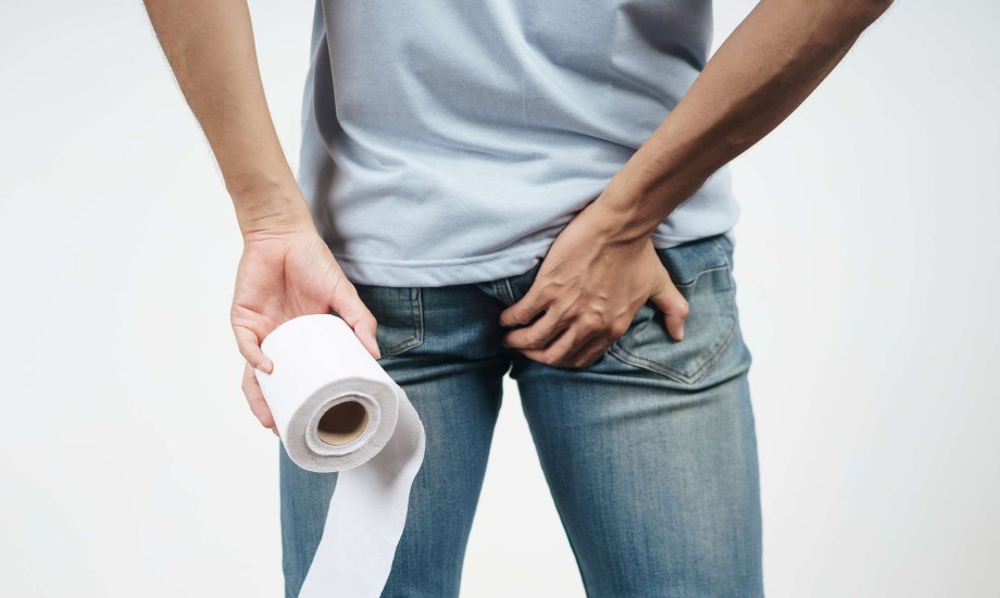 العلاقة بين الإمساك وآلام الظهر