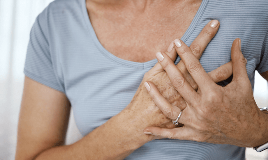 تغير شكل الثدي قبل وأثناء انقطاع الطمث