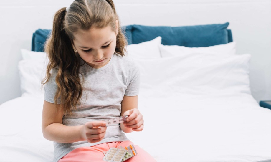 الآثار الجانبية لتناول الأطفال لحبوب منع الحمل