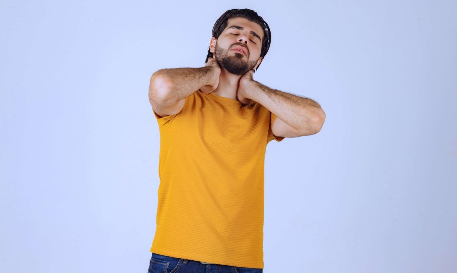 فوائد طقطقة الرقبة