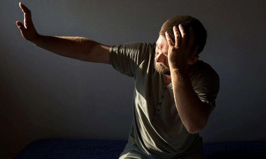 أسباب رهاب الضوء وأعراضه