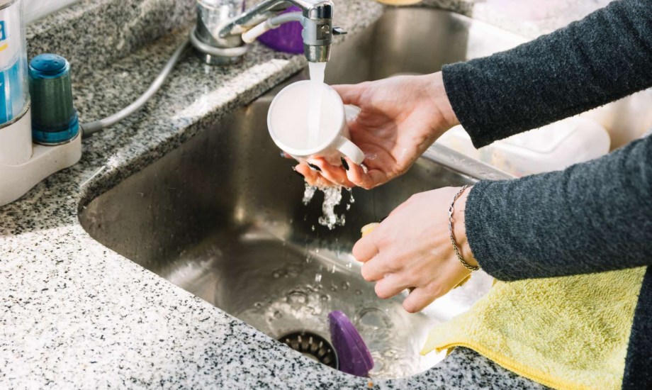 علاجات منزلية لحساسية صابون الأطباق