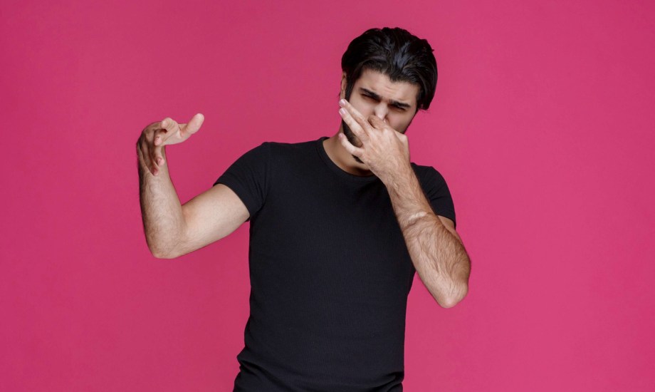 أسباب رائحة الجسم الكريهة لدى الرجال