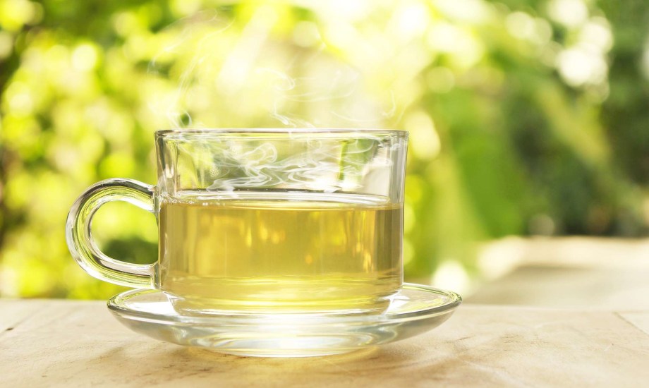 أضرار شرب الشاي الأخضر على معدة فارغة