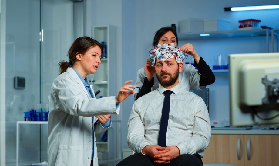 أسباب والفئات الأكثر عرضة لإصابات الدماغ الرضحية