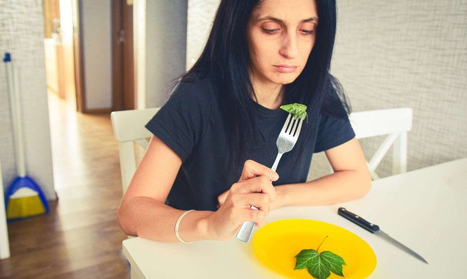 لماذا يتعرض المراهقون إلى فقدان الشهية؟