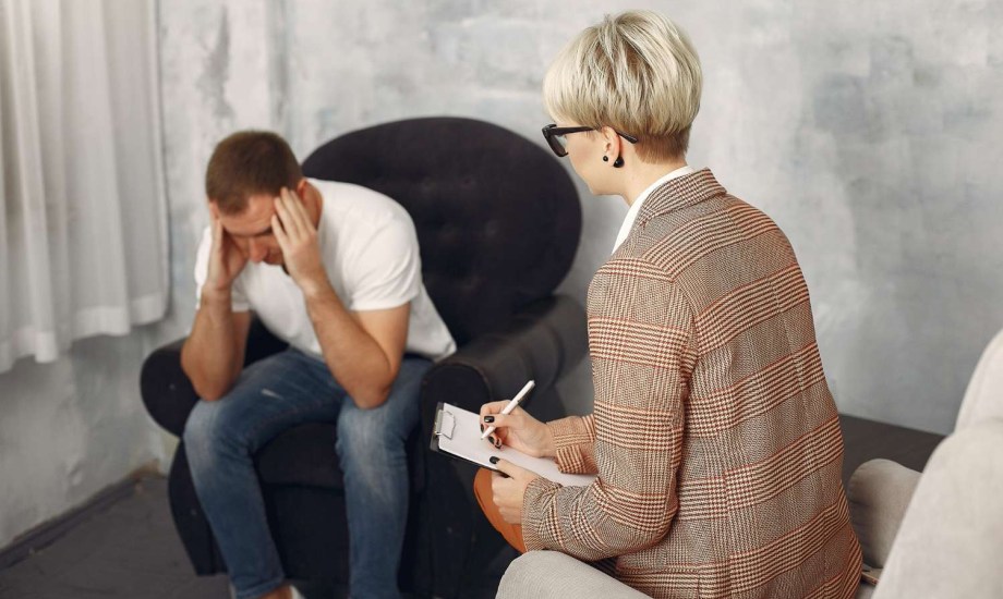 علامات تستدعي تغيير طبيبك النفسي