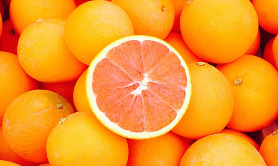 ماذا يحدث في الجسم عند تناول برتقالة يوميا؟
