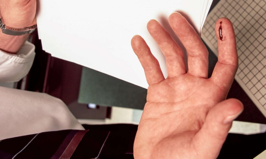 أسباب جروح حواف الورق وخطوات العلاج