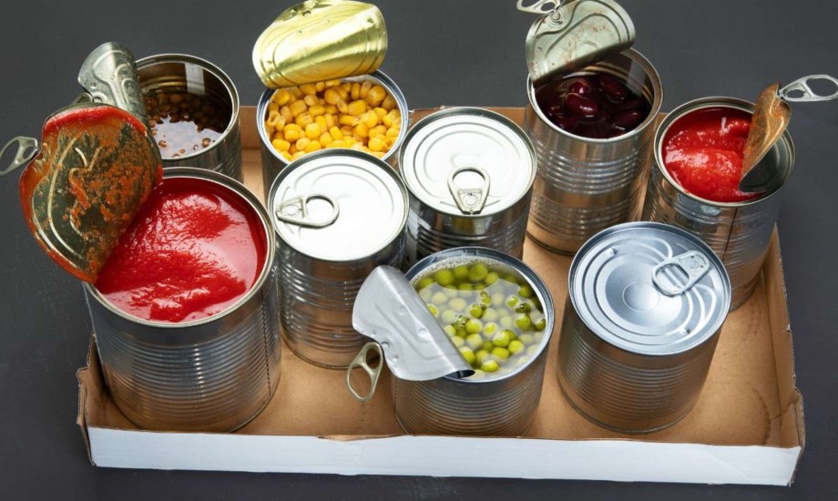 علامات تشير إلى فساد الأطعمة المعلبة