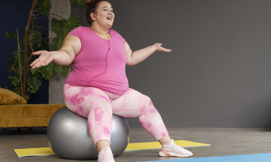 هل تكتسب النساء وزن بعد انقطاع الطمث؟