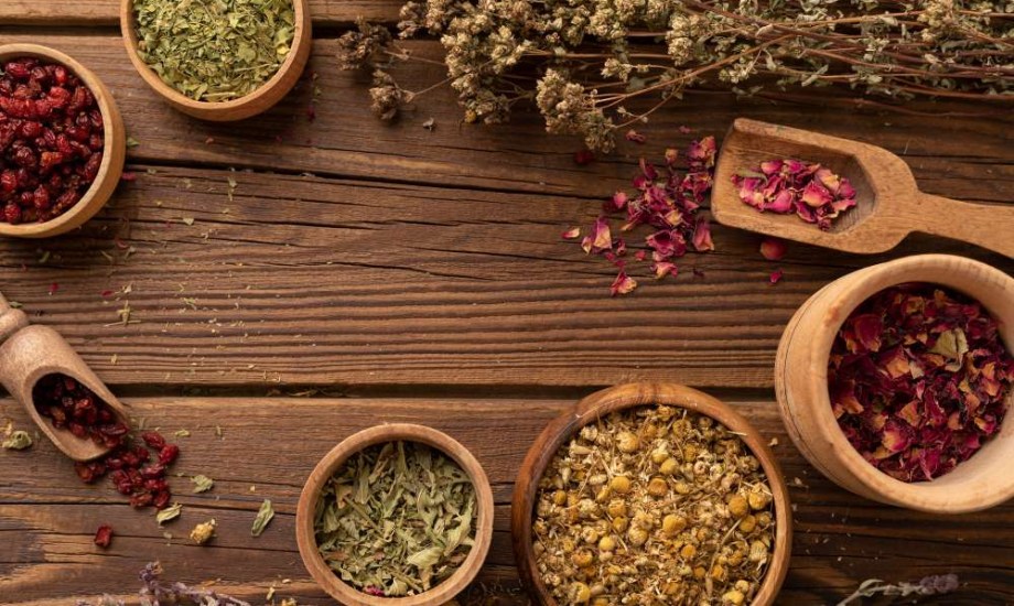 10 مكملات عشبية لا تتناولها دون استشارة طبيب