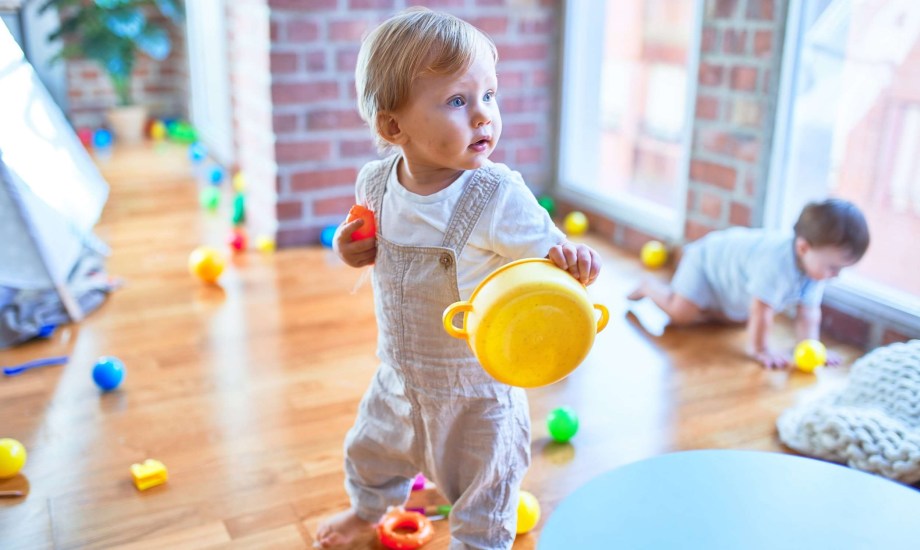 كيفية تعليم الطفل الاستجابة عند مناداة اسمه