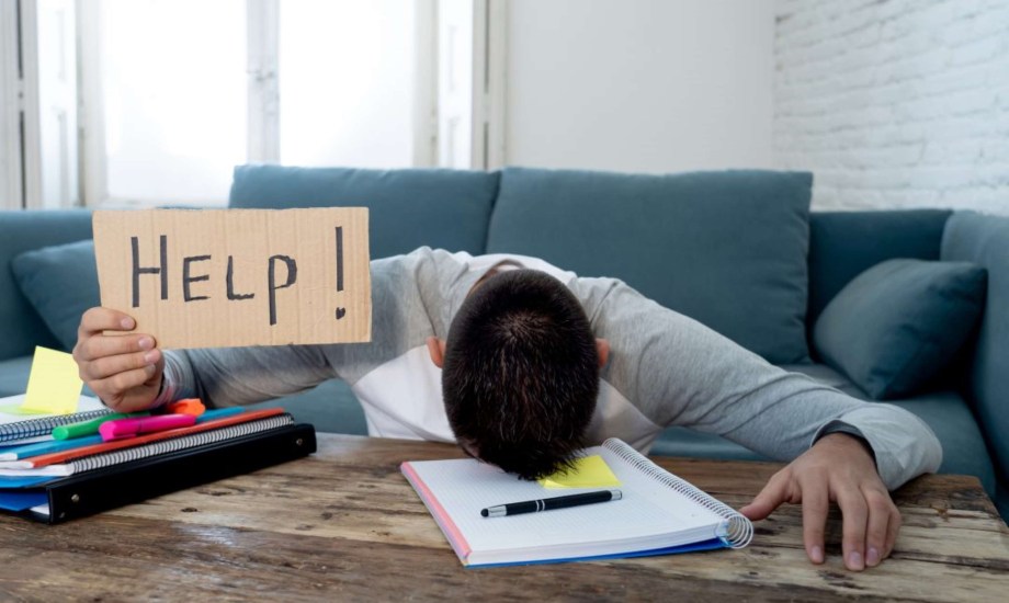 أسباب الاكتئاب الجامعي وكيفية التعامل معه