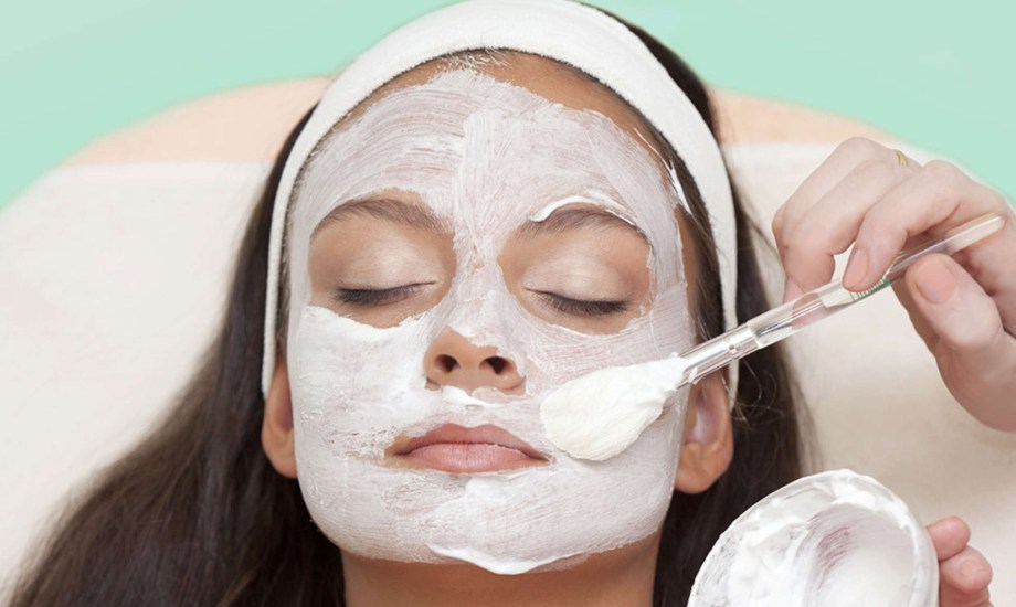 فوائد الزبادي اليوناني للبشرة