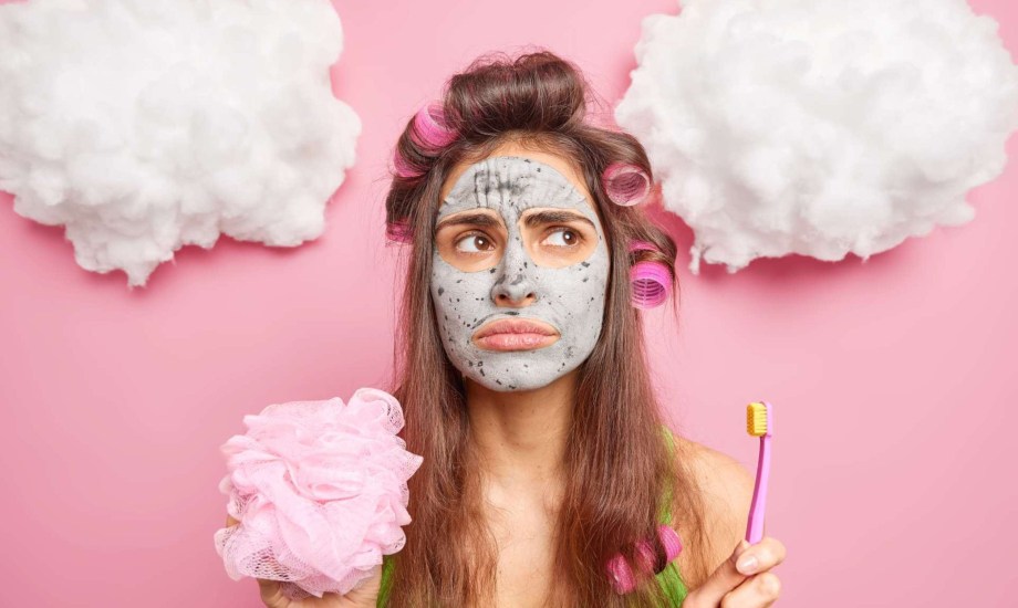 منتجات شائعة للبشرة تجنبي وضعها على الوجه