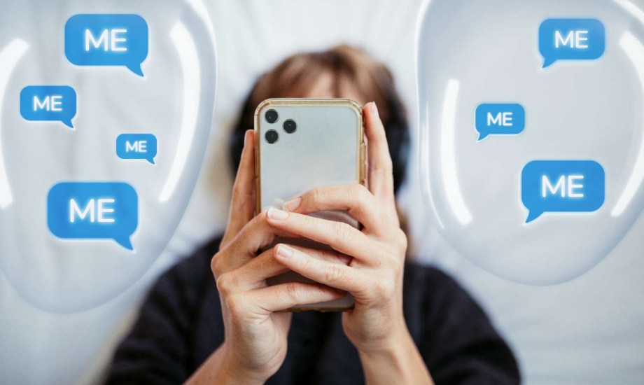 الإفراط في استخدام السوشيال ميديا يسبب تعفن الدماغ