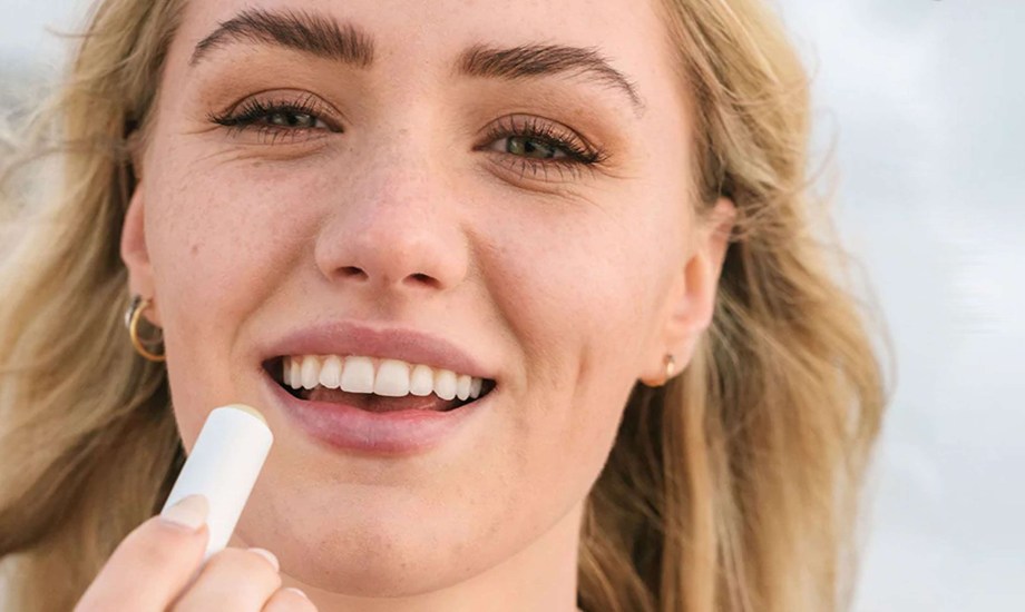 طرق فعالة لتحسين صحة شفاهك