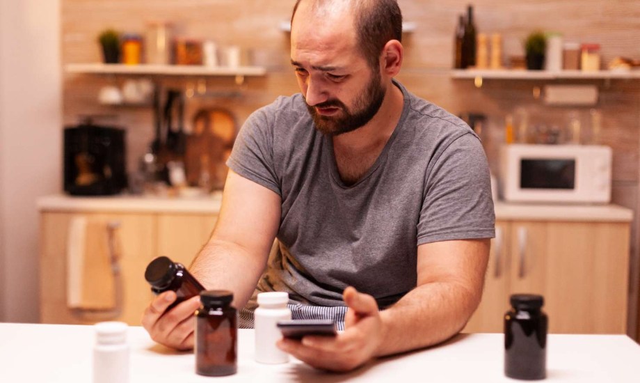 مكملات بناء العضلات.. مخاطر غير مرئية على صحة المراهقين