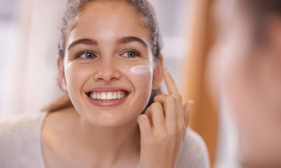 تركيبات أربوتين للعناية بالبشرة