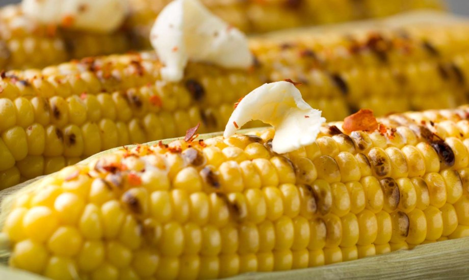 السعرات الحرارية في كوز الذرة الصفراء المشوية