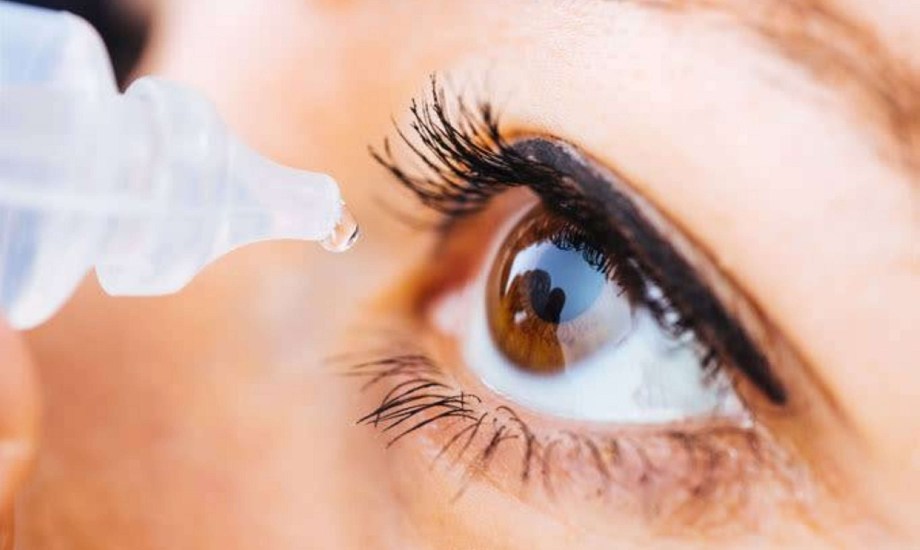فوائد قطرات العين المرطبة