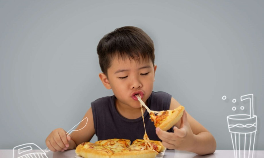 تأثير الوجبات السريعة على حياة الأطفال