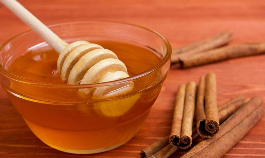 مشروب القرفة بالعسل يساعد على فقدان الوزن