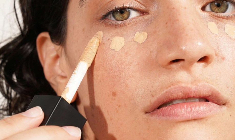 لون الكونسيلر المناسب لبشرتكِ