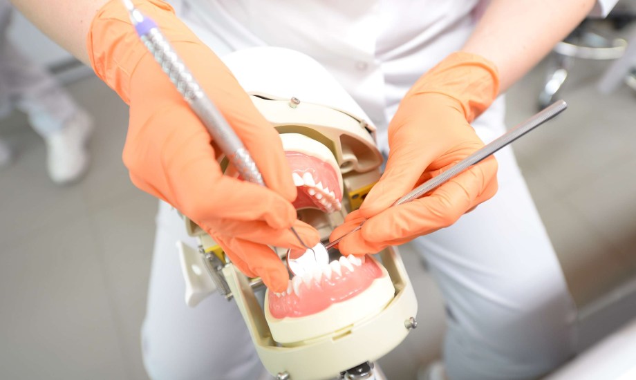 عيادات للأسنان في الكويت