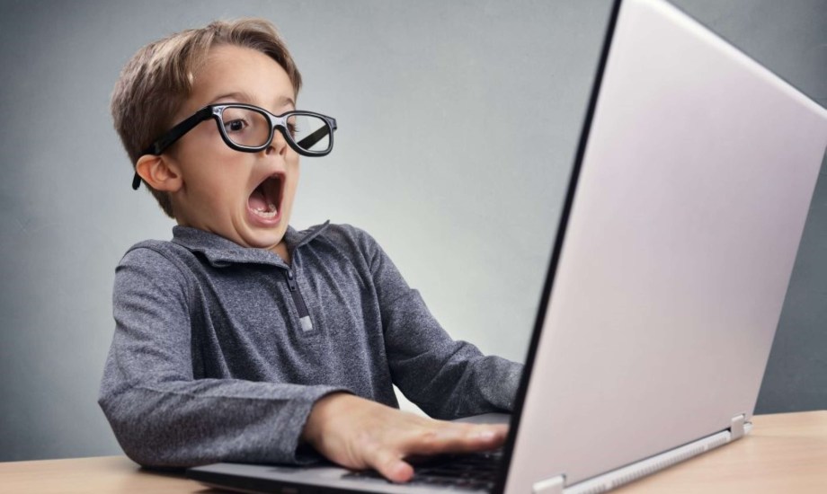 تأثير المحتوى الإباحي على الأطفال