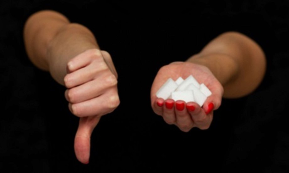 أطعمة يجب تجنبها أثناء الإصابة بحساسية السكر