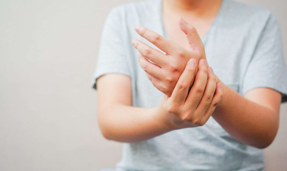 أسباب وأعراض وأنواع متلازمة الألم الإقليمية المعقدة