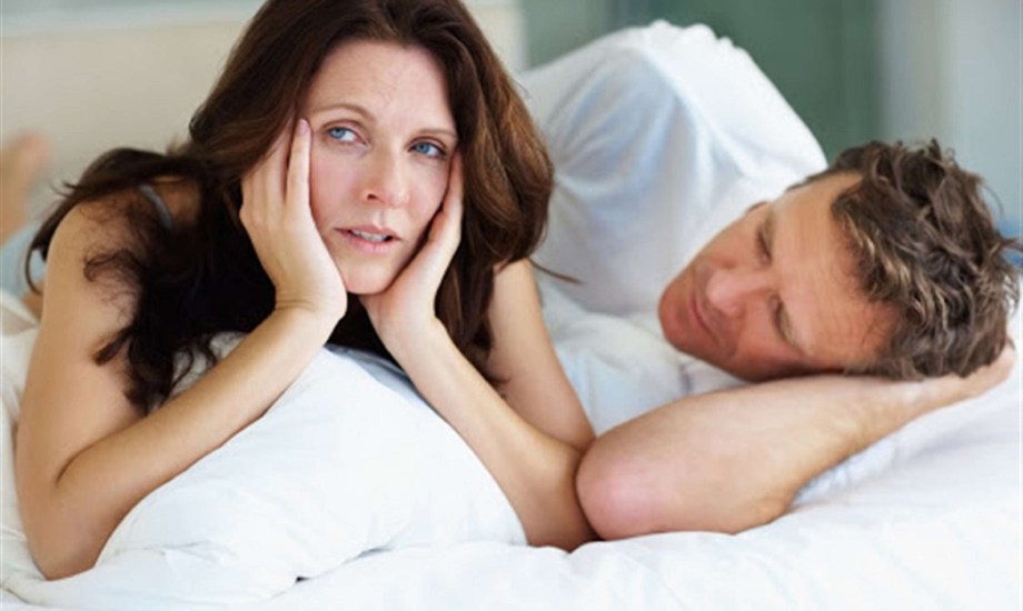 أسباب وأنواع فقدان النشوة الجنسية عند النساء