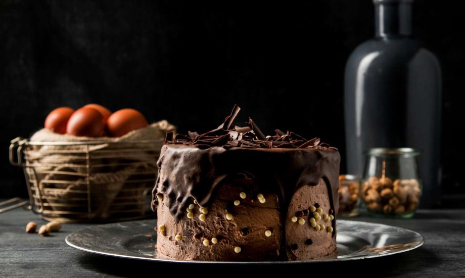 كم عدد السعرات الحرارية في كيكة الشيكولاتة؟