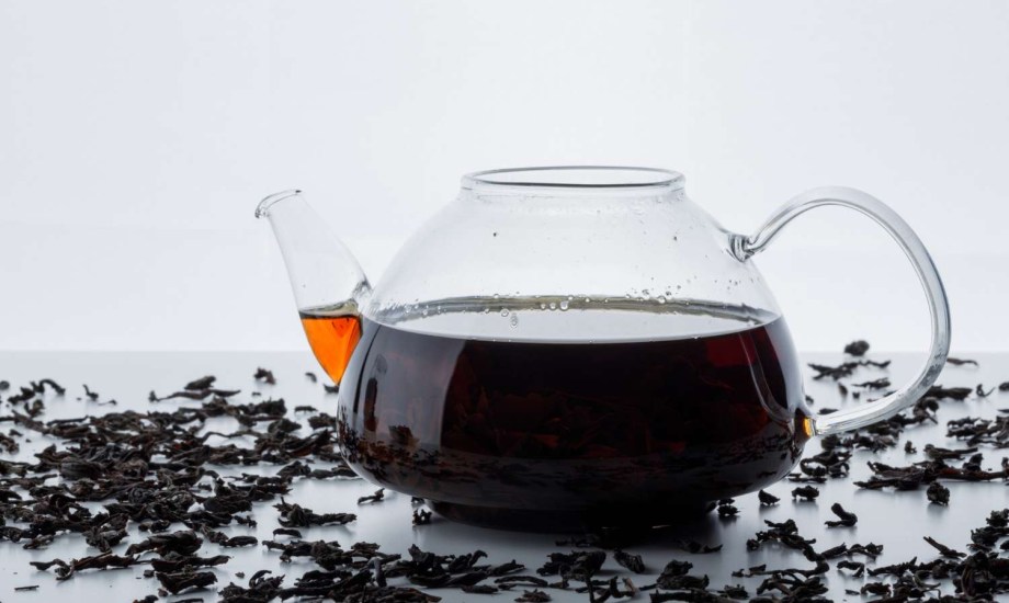 5 فوائد لشرب ماء الهيل الأسود على الريق