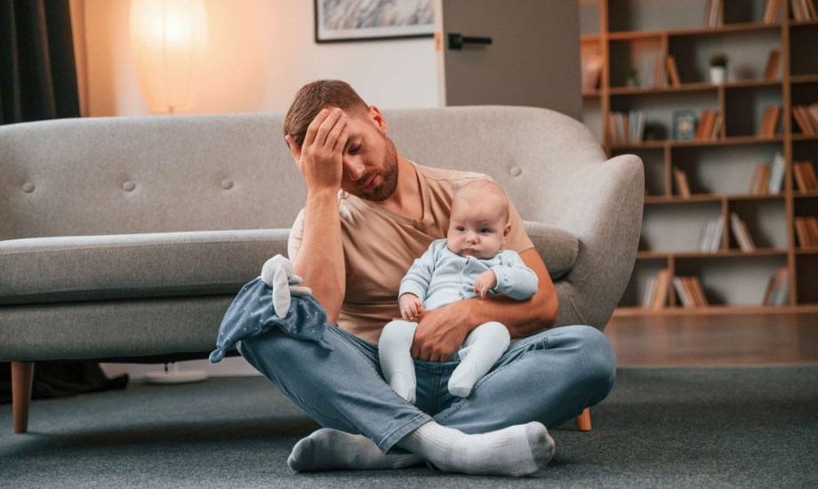 أسباب إصابة الآباء باكتئاب ما بعد الإنجاب