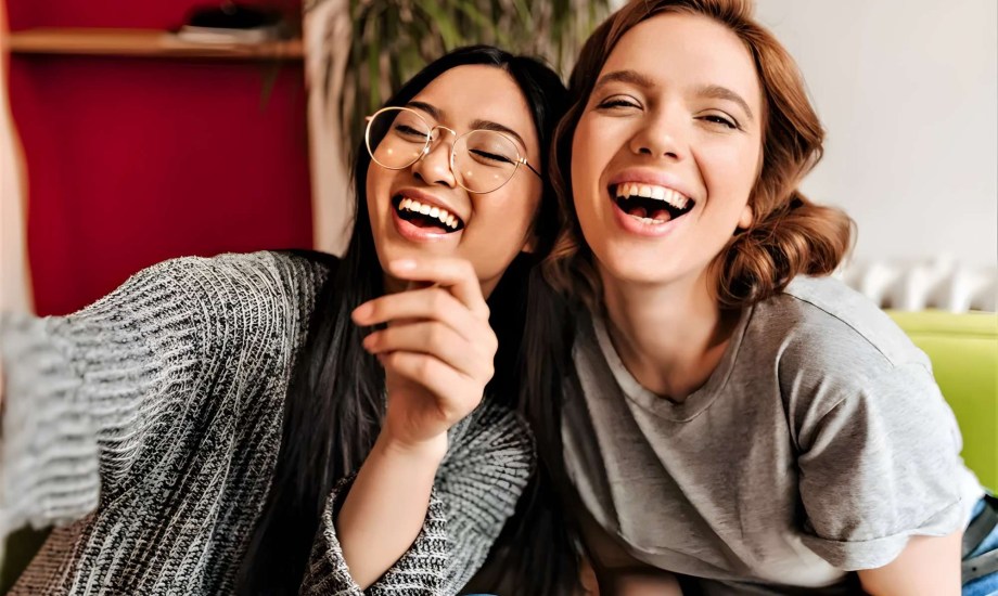 الفوائد الصحية والنفسية للضحك