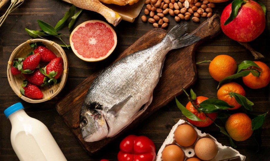 تناول السمك والبيض واللحوم يفاقم أعراض الحمى