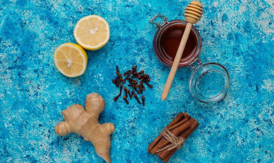 6 فوائد للقرنفل والعسل.