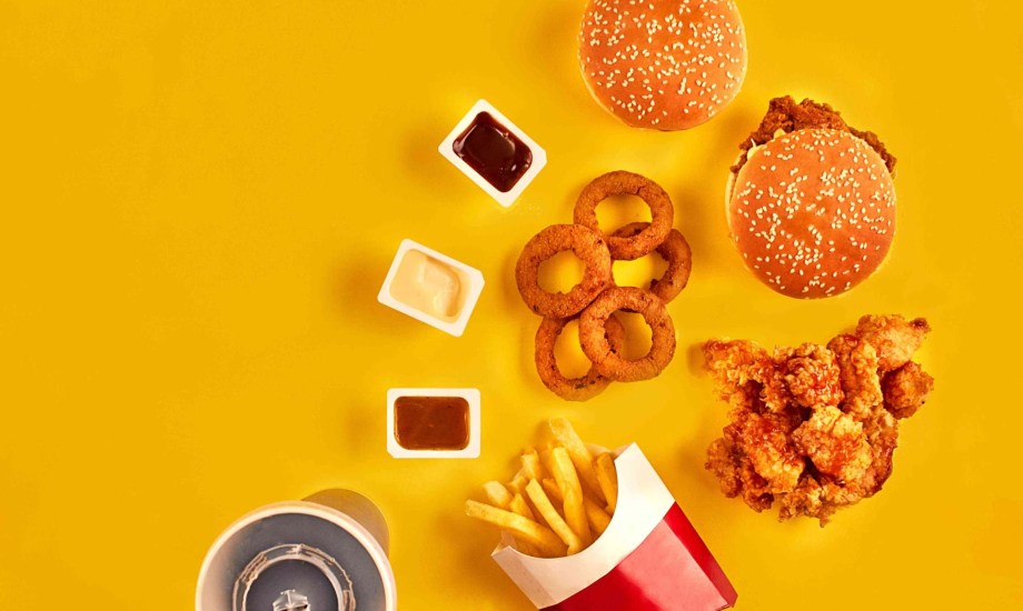 مصادر السعرات الحرارية الفارغة وأضرارها وكيفية الحد منها