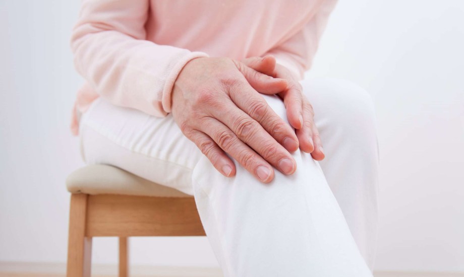 العلاقة بين سن اليأس وهشاشة المفاصل